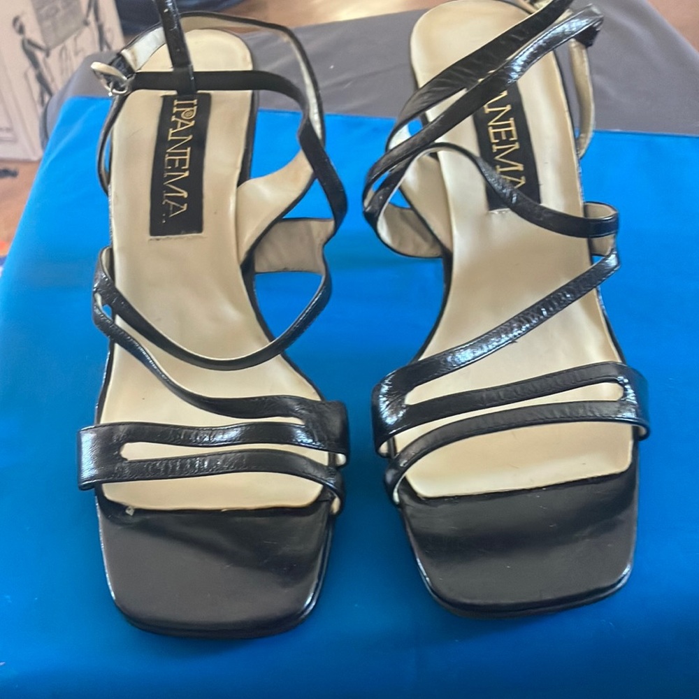 FINAL MARKDOWN Ipanema Women's Black Strappy Sandals 8 1/2